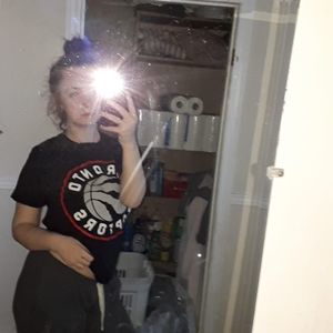 Meet your Posher, Hailey-anne